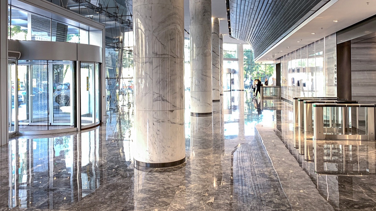 解决方案：美汐清洁的定制化石材养护行动